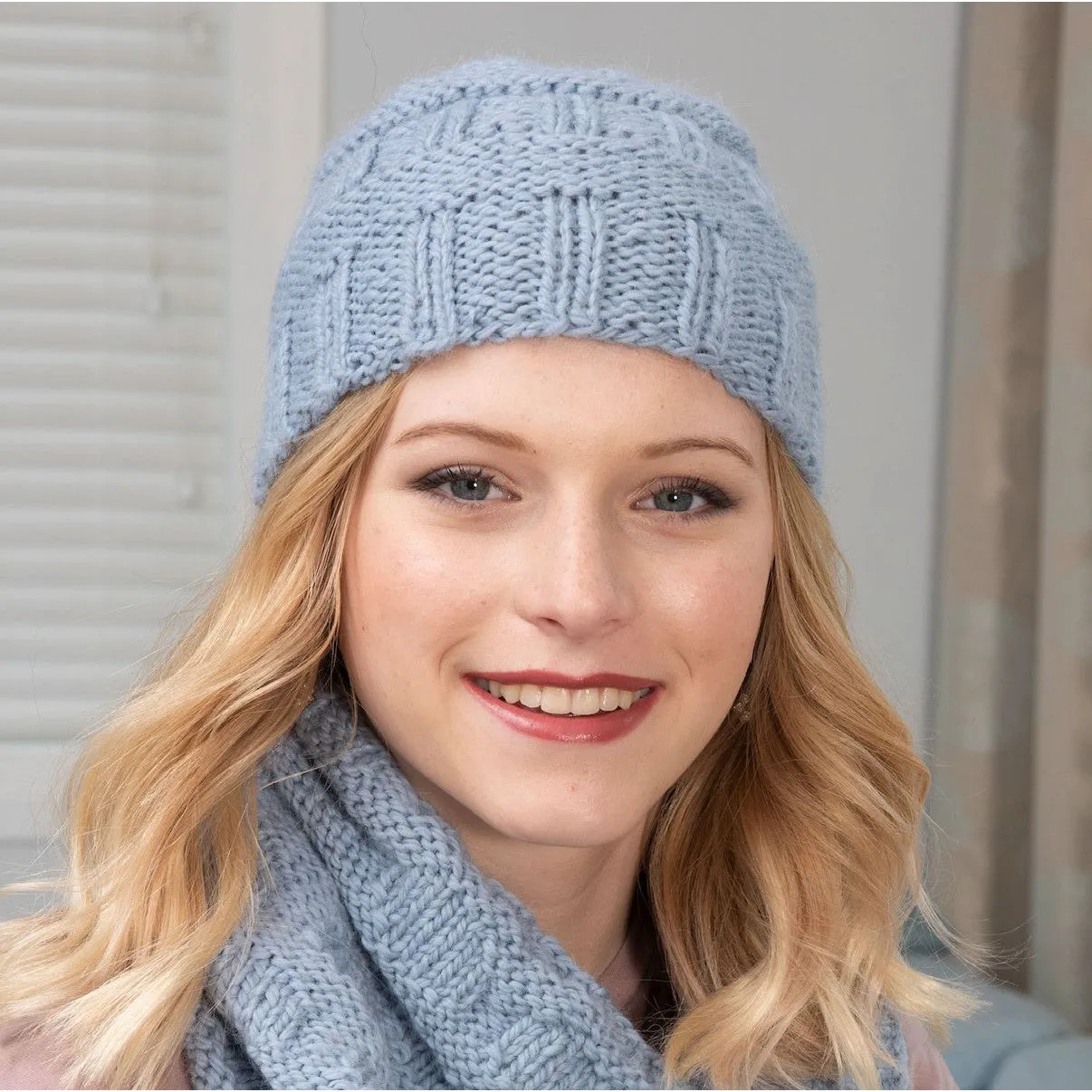 Beanie & Cowl Knitting Pattern (N1594)