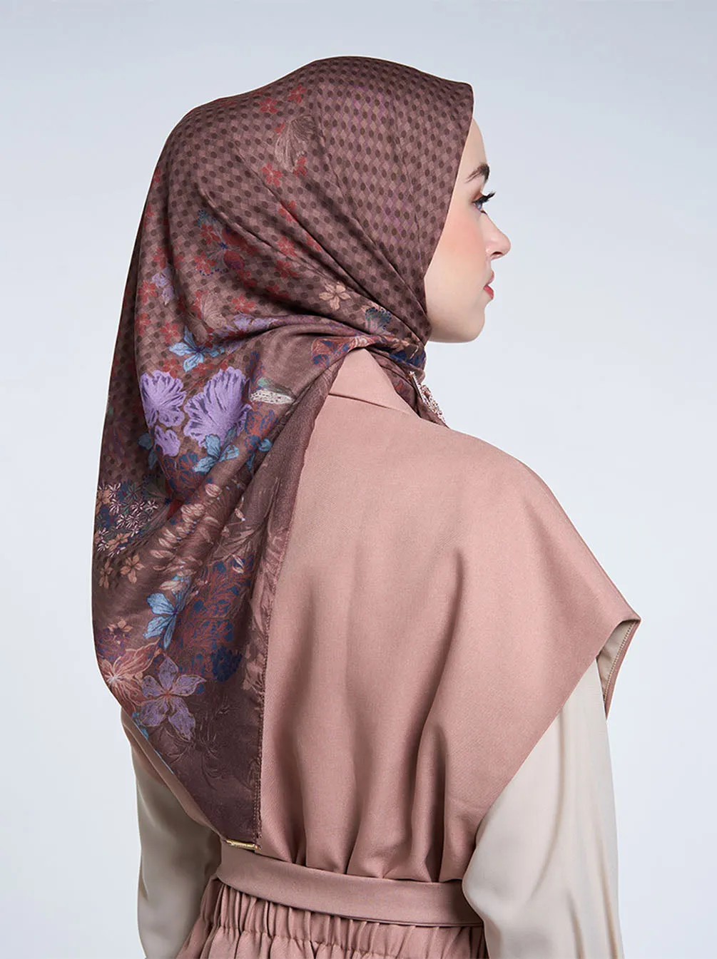 CEDARRA SIGNATURE SCARF BROWNIE