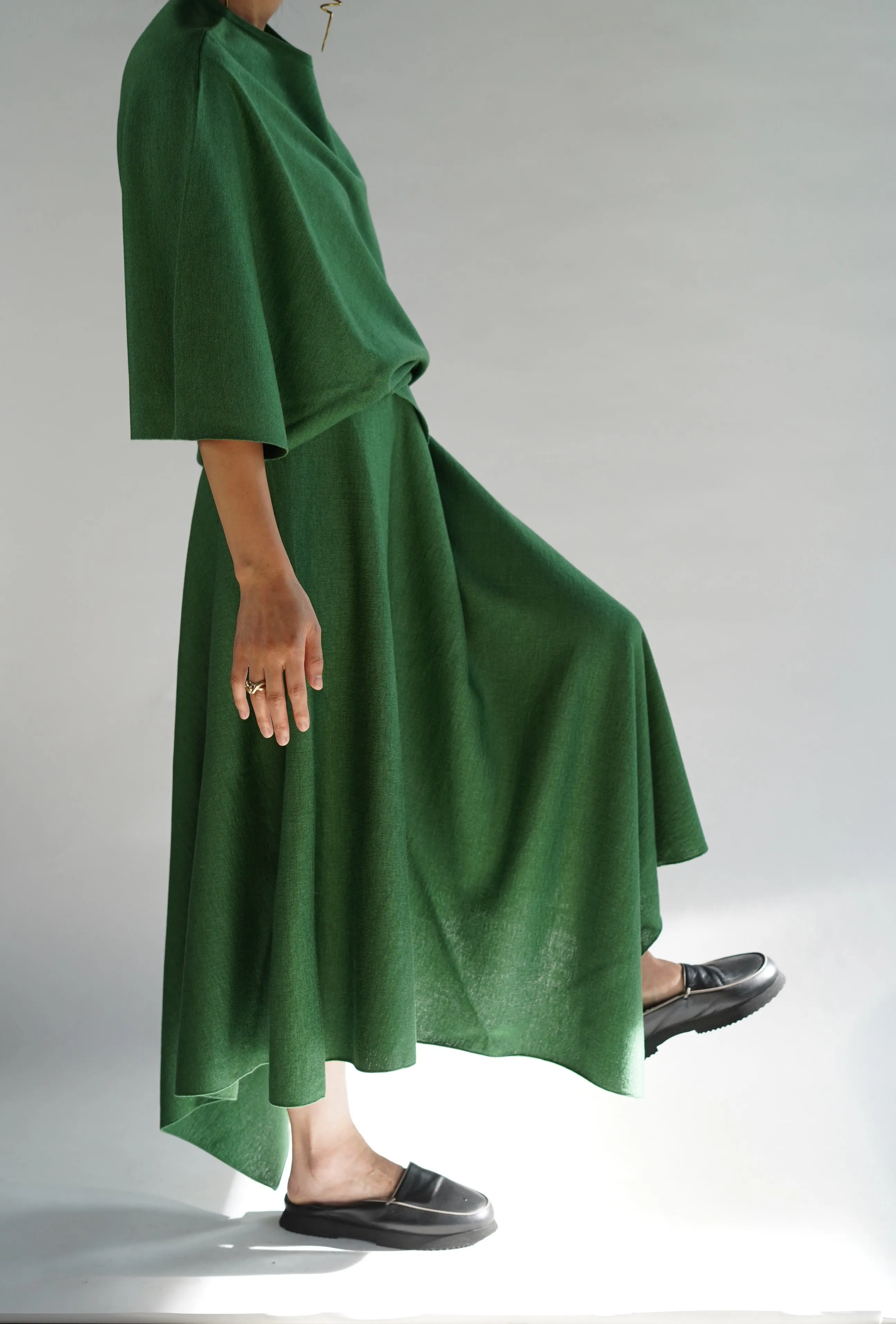 CRISTASEYA<br>DIAMANTE SKIRT<br>in GREEN