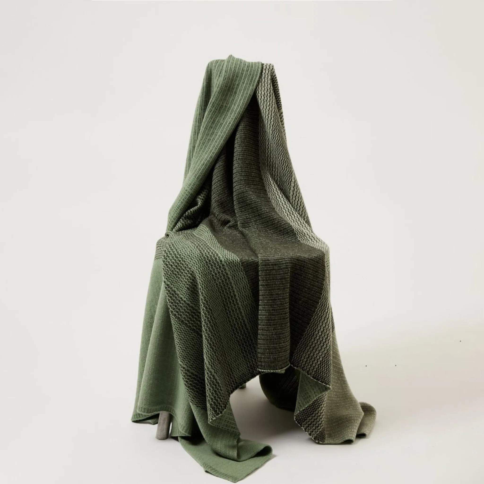 Hesta Throw