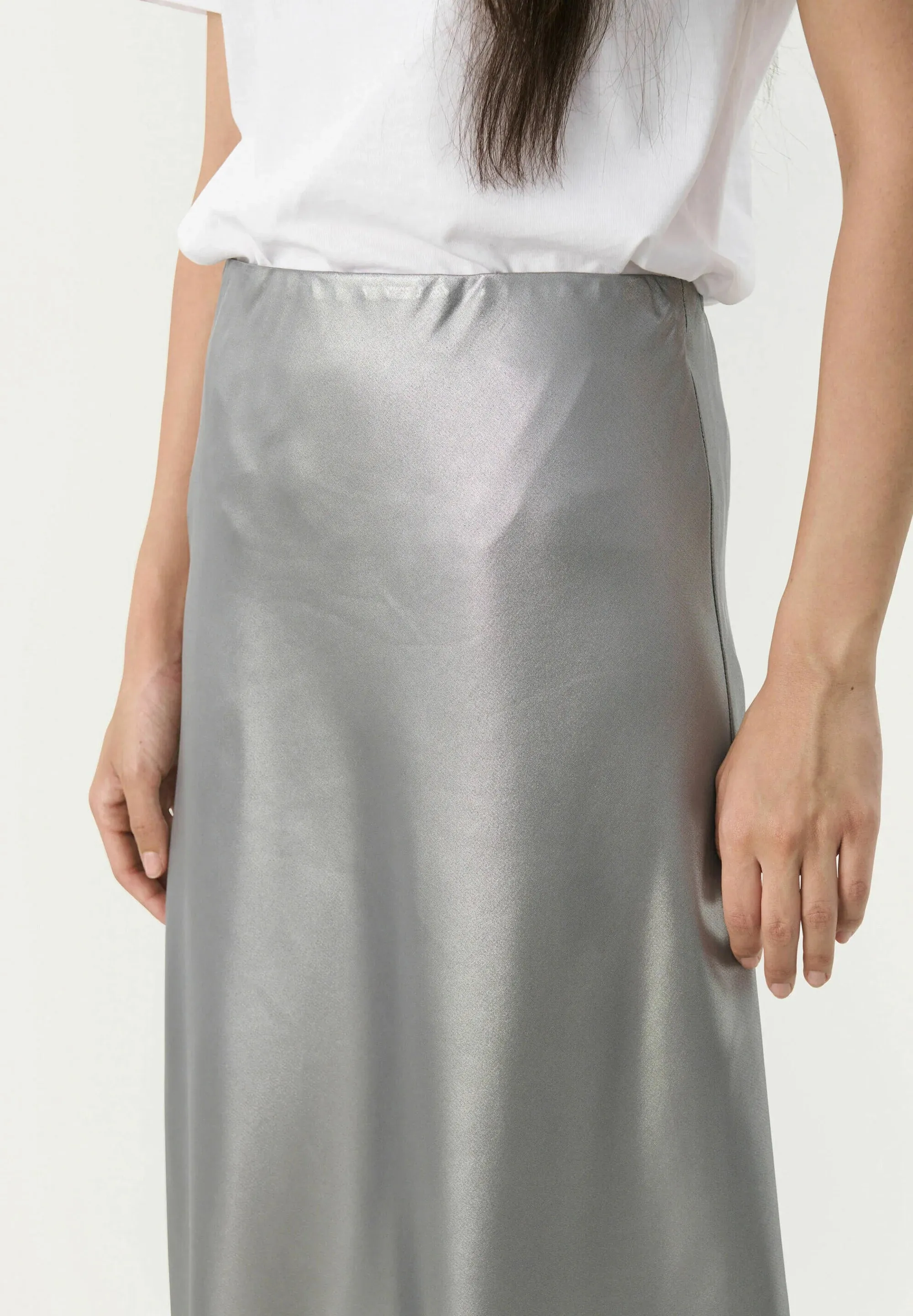 PART TWO LAURINAS SILVER METALLIC SKIRT