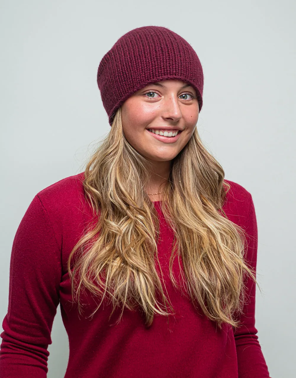 The Short Tube Cashmere Beanie in Shiraz