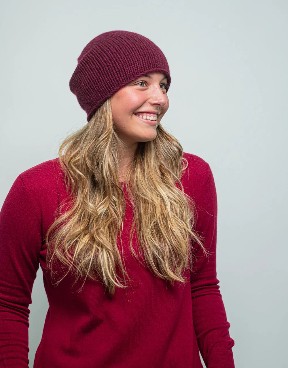 The Short Tube Cashmere Beanie in Shiraz
