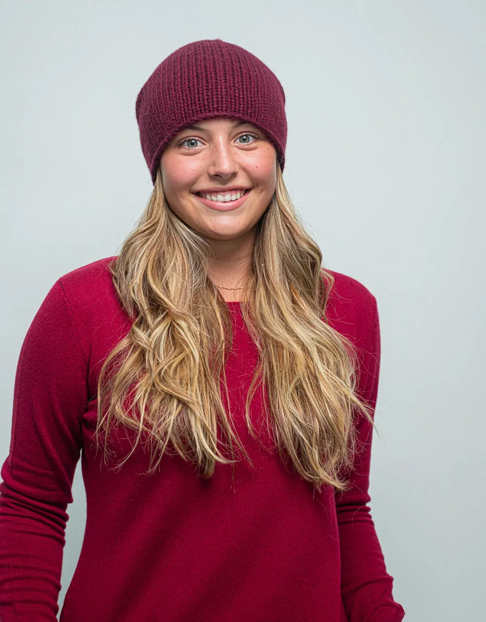 The Short Tube Cashmere Beanie in Shiraz