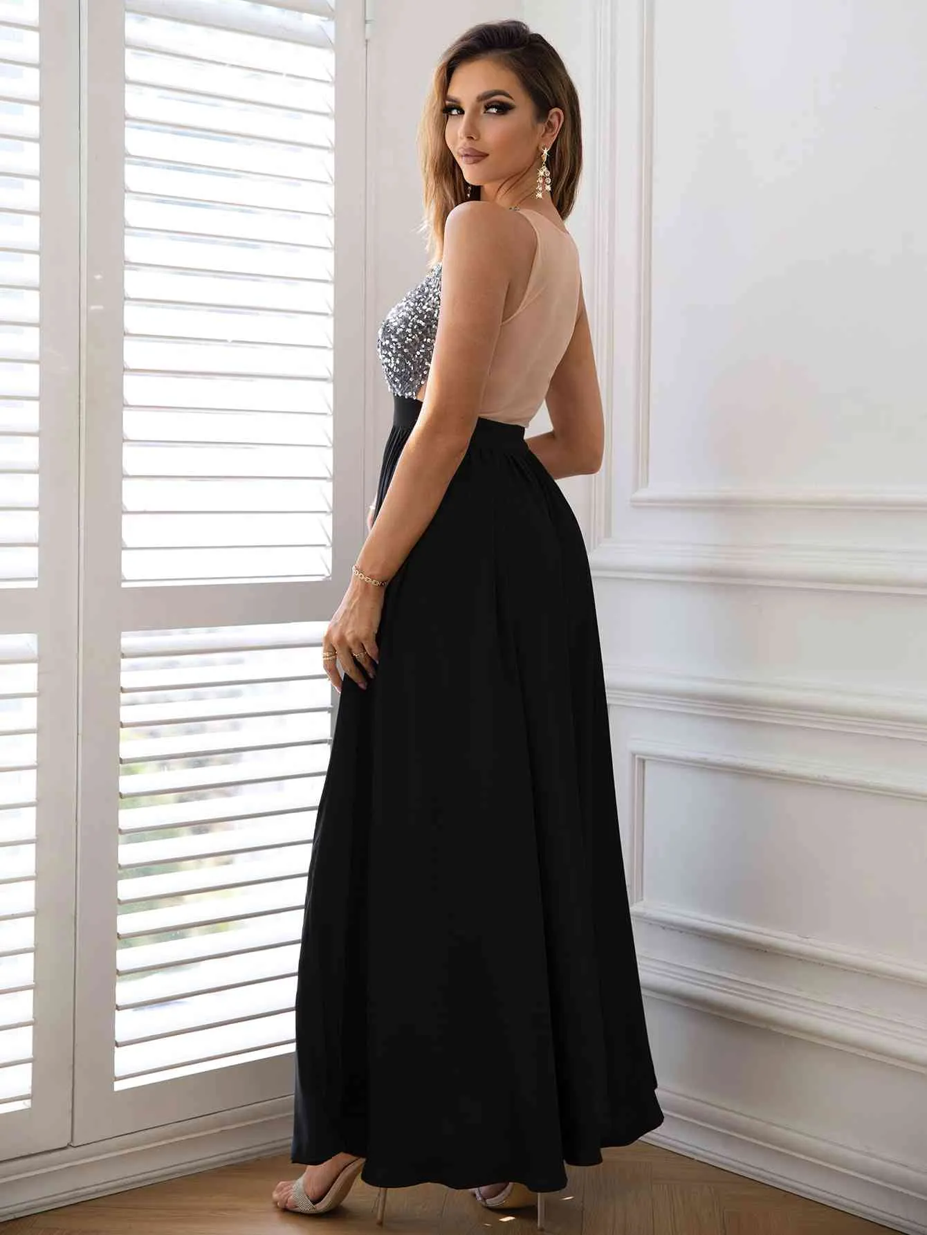 Women Contrast Sequin Sleeveless Maxi Dress