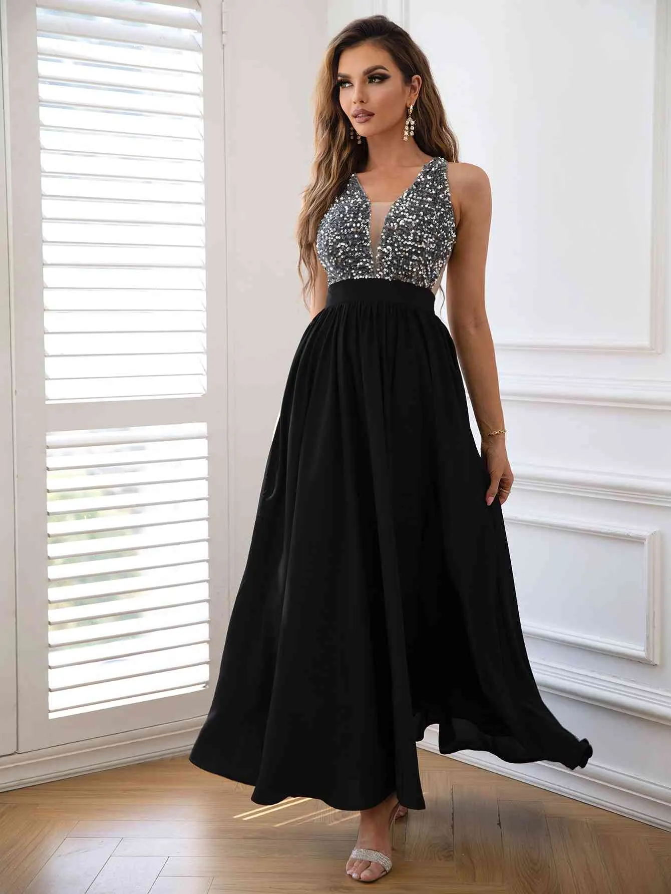 Women Contrast Sequin Sleeveless Maxi Dress